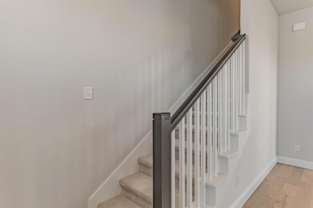 2140 Village Walk Place Property Photo 13