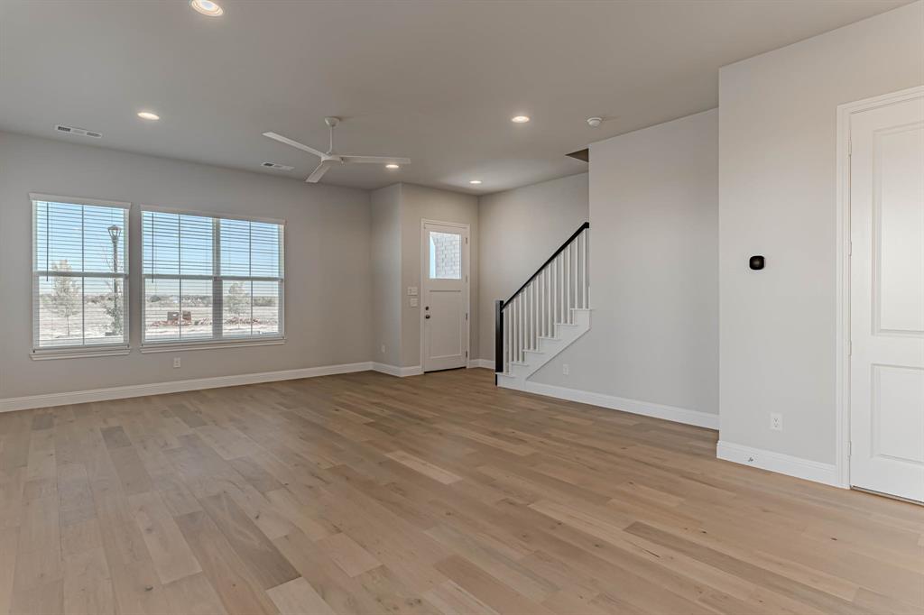 2140 Village Walk Place Property Photo 17