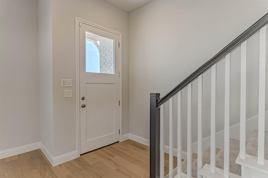 2140 Village Walk Place Property Photo 21