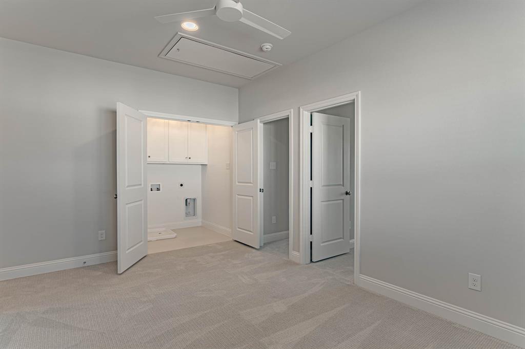 2140 Village Walk Place Property Photo 28