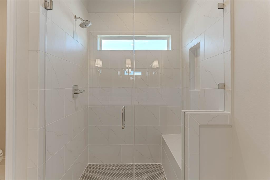 2140 Village Walk Place Property Photo 34