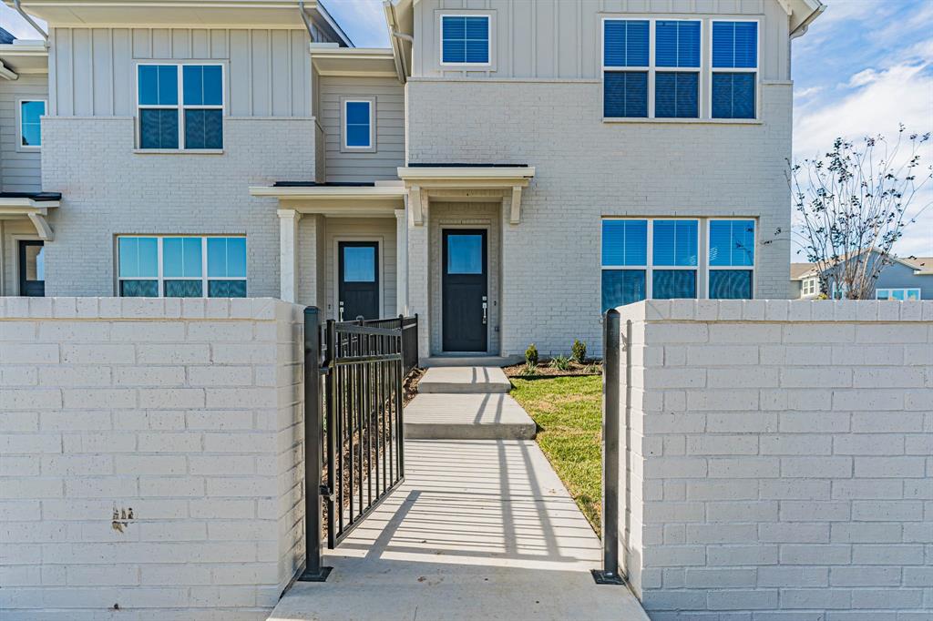 2140 Village Walk Place Property Photo 37