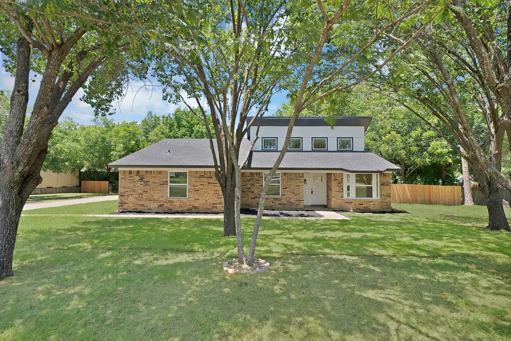 105 Oak Lane Property Photo 1