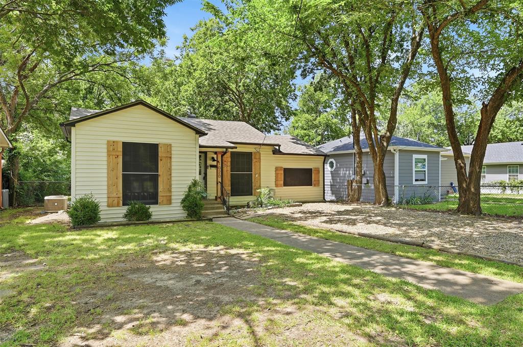 1020 W Brockett Street Property Photo 4