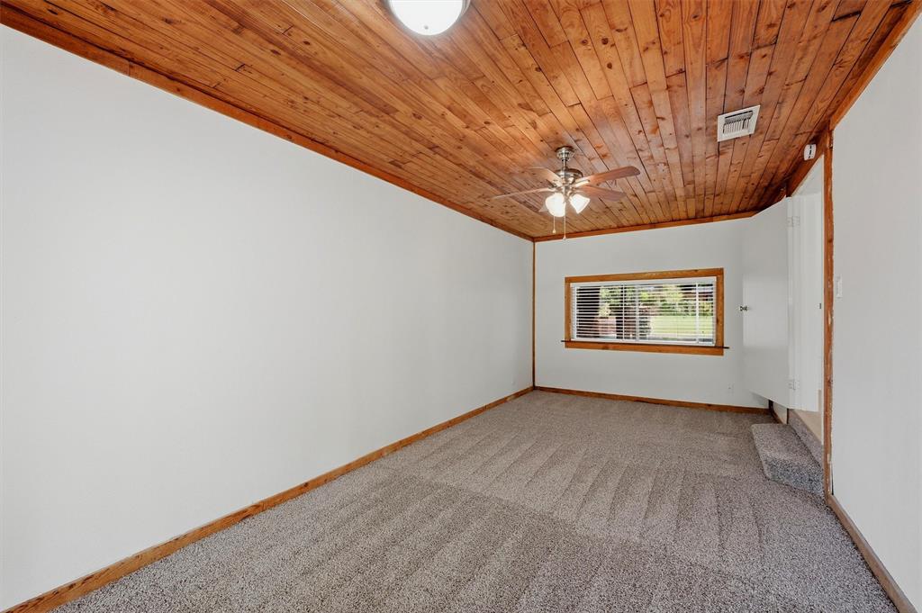 1020 W Brockett Street Property Photo 16