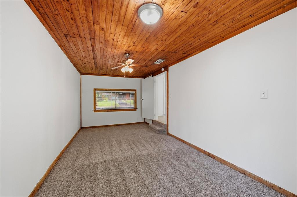 1020 W Brockett Street Property Photo 17