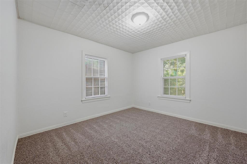 1020 W Brockett Street Property Photo 18