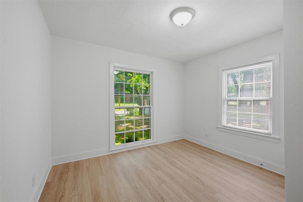 1020 W Brockett Street Property Photo 21