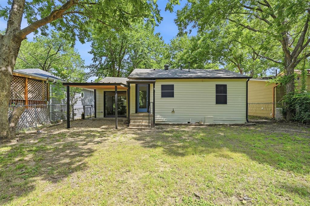 1020 W Brockett Street Property Photo 23
