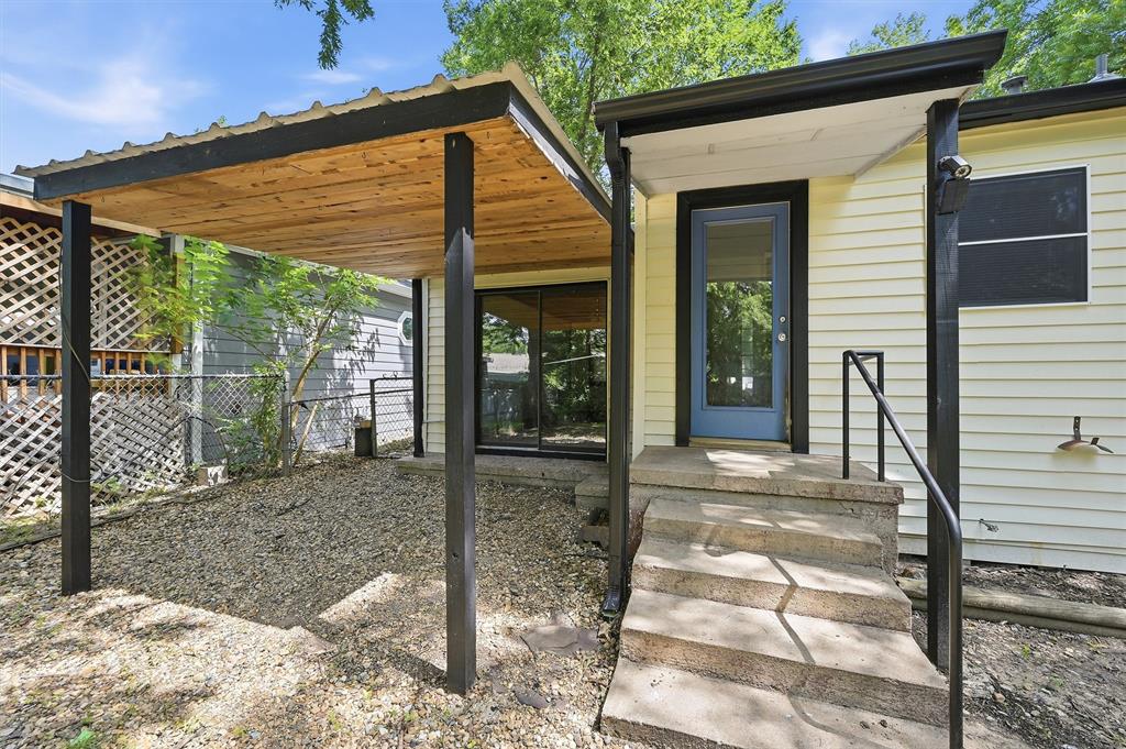 1020 W Brockett Street Property Photo 24