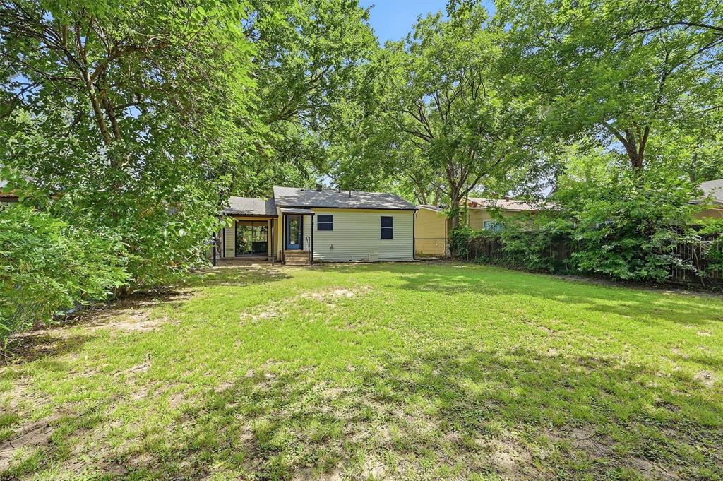 1020 W Brockett Street Property Photo 25