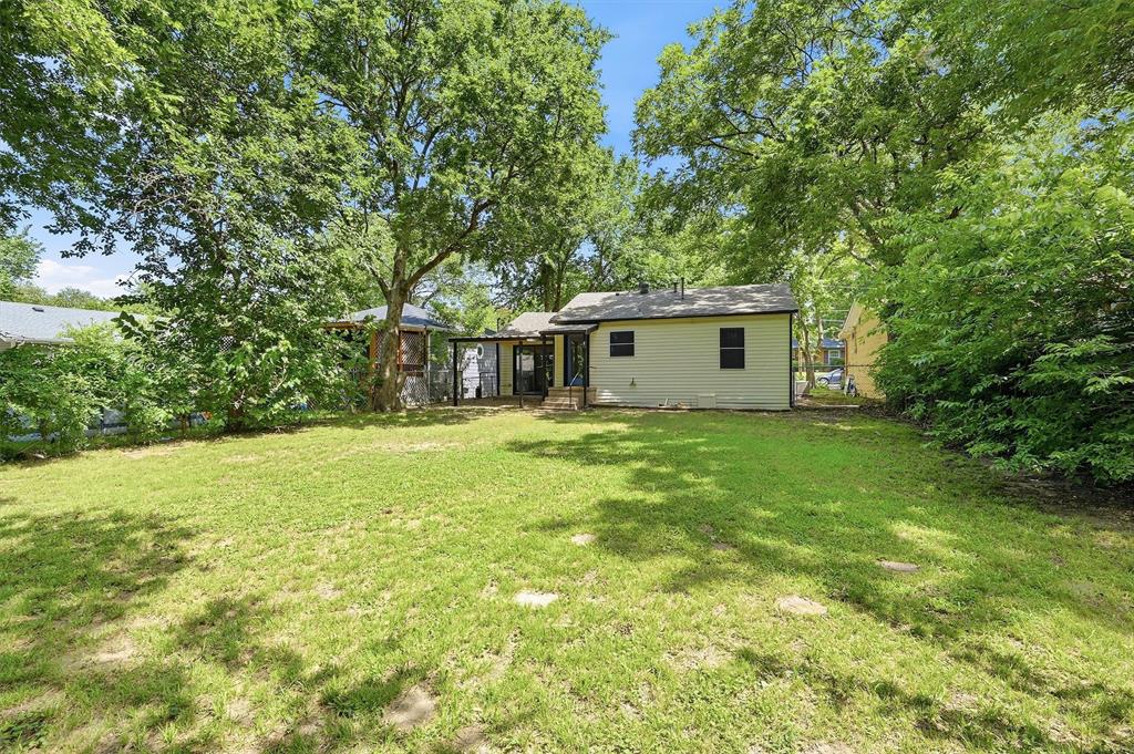 1020 W Brockett Street Property Photo 26