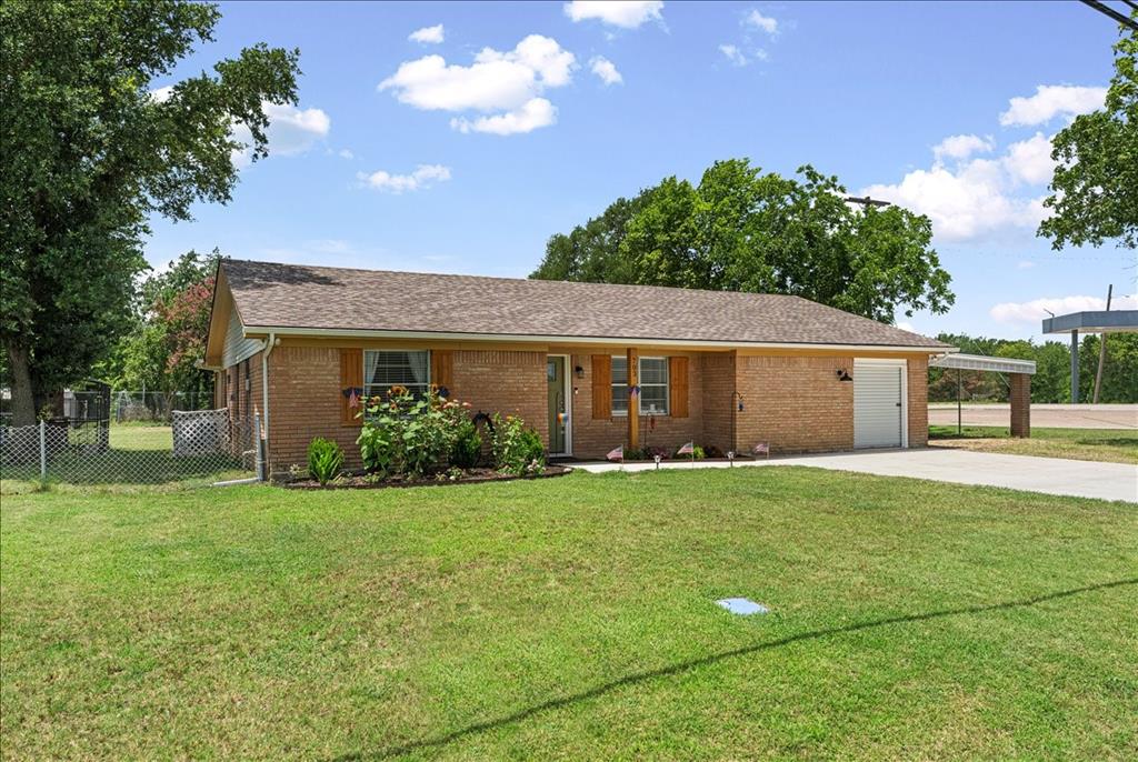703 N Gilmer Avenue Property Photo 1