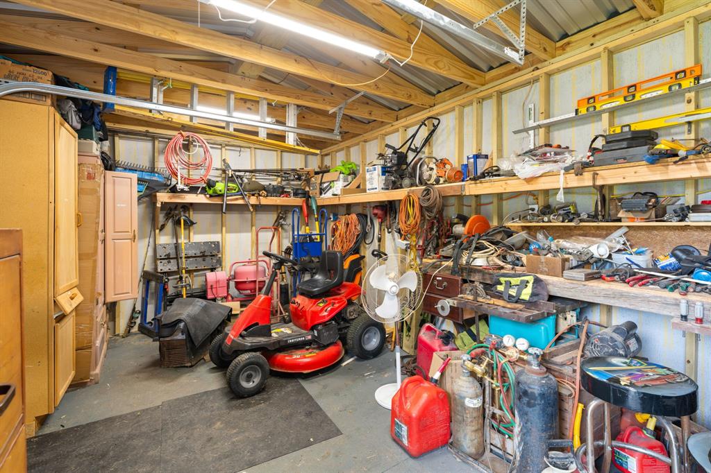 546 Sun Valley Drive Property Photo 4