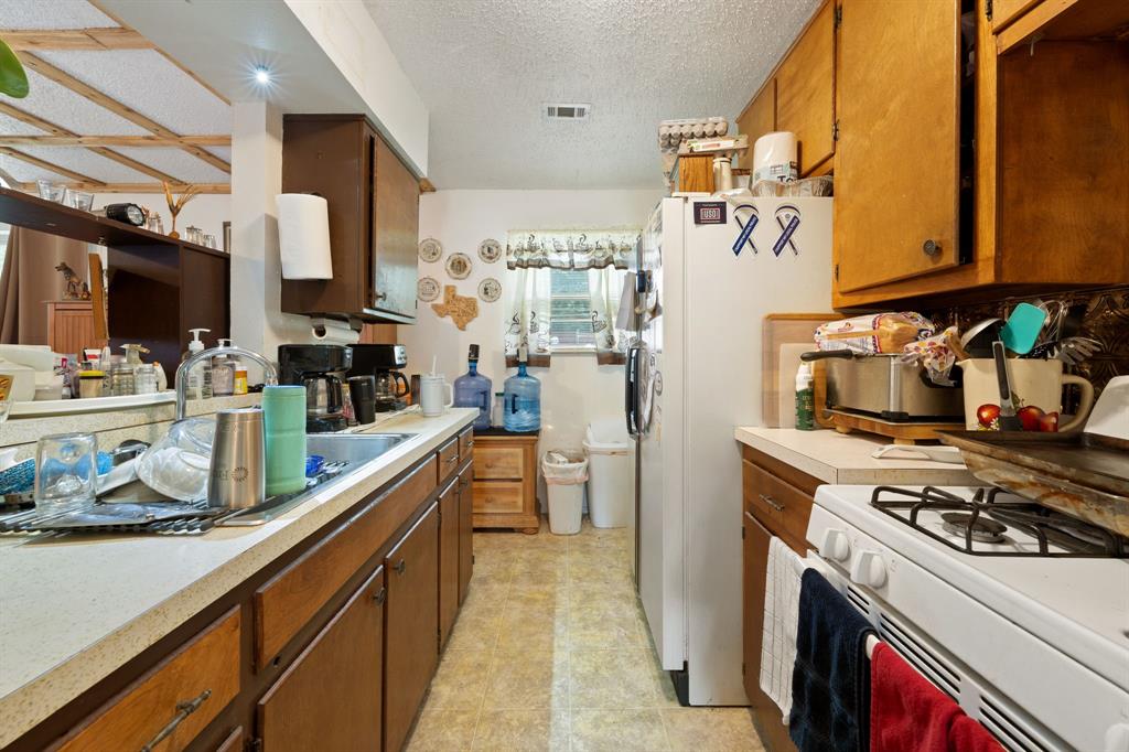 546 Sun Valley Drive Property Photo 9