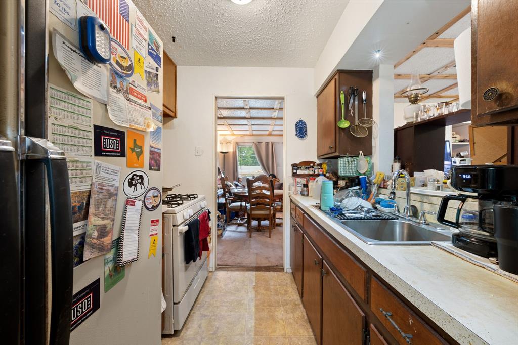 546 Sun Valley Drive Property Photo 11