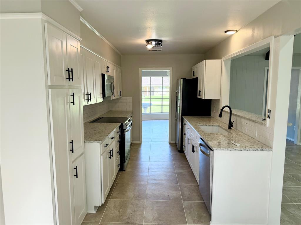 904 Whispering Lake Property Photo 11