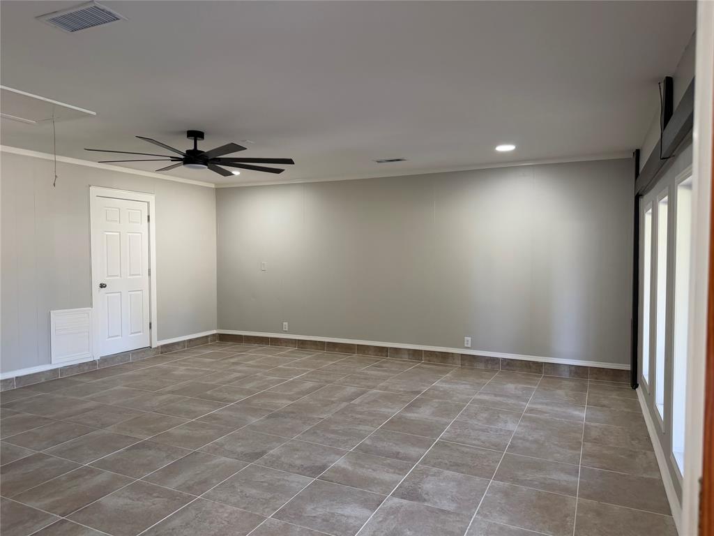 904 Whispering Lake Property Photo 13