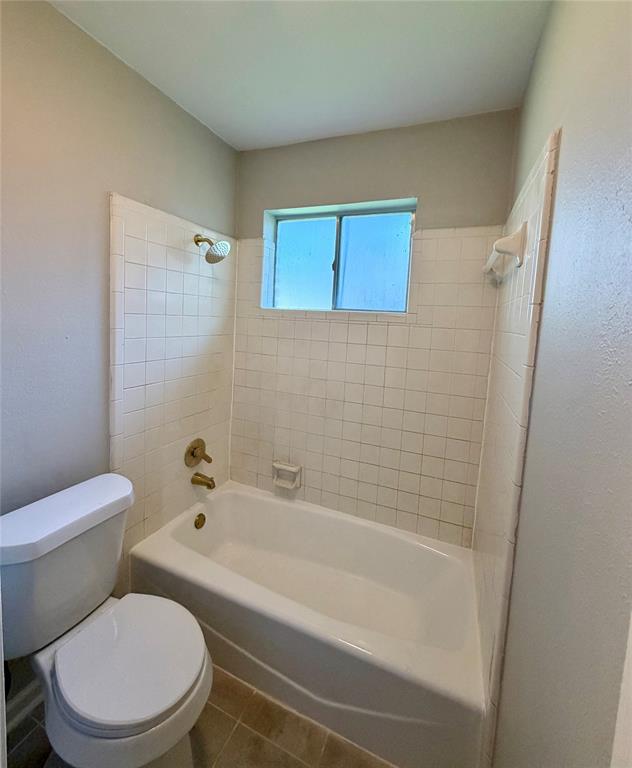 904 Whispering Lake Property Photo 17