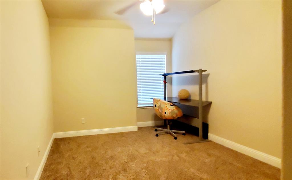 104 Rustic Oak Lane Property Photo 27