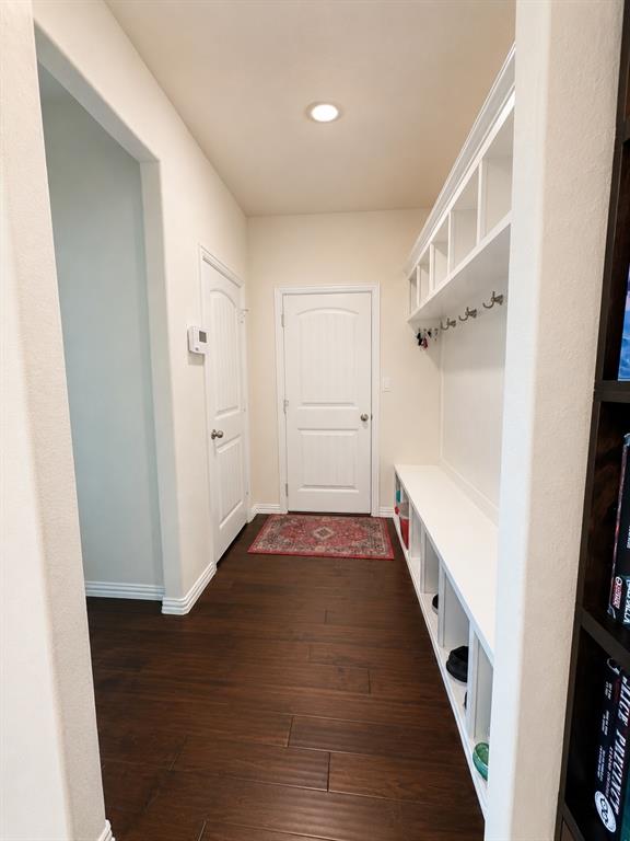 5024 Freestone Drive Property Photo 6