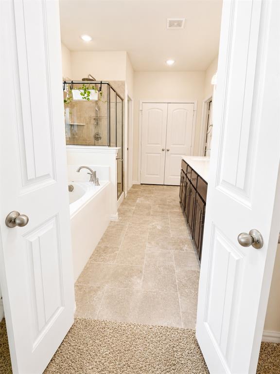 5024 Freestone Drive Property Photo 16