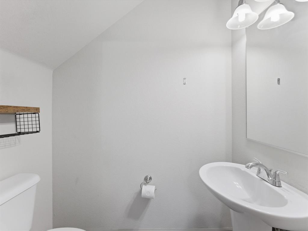 1530 Aldra Drive Property Photo 8
