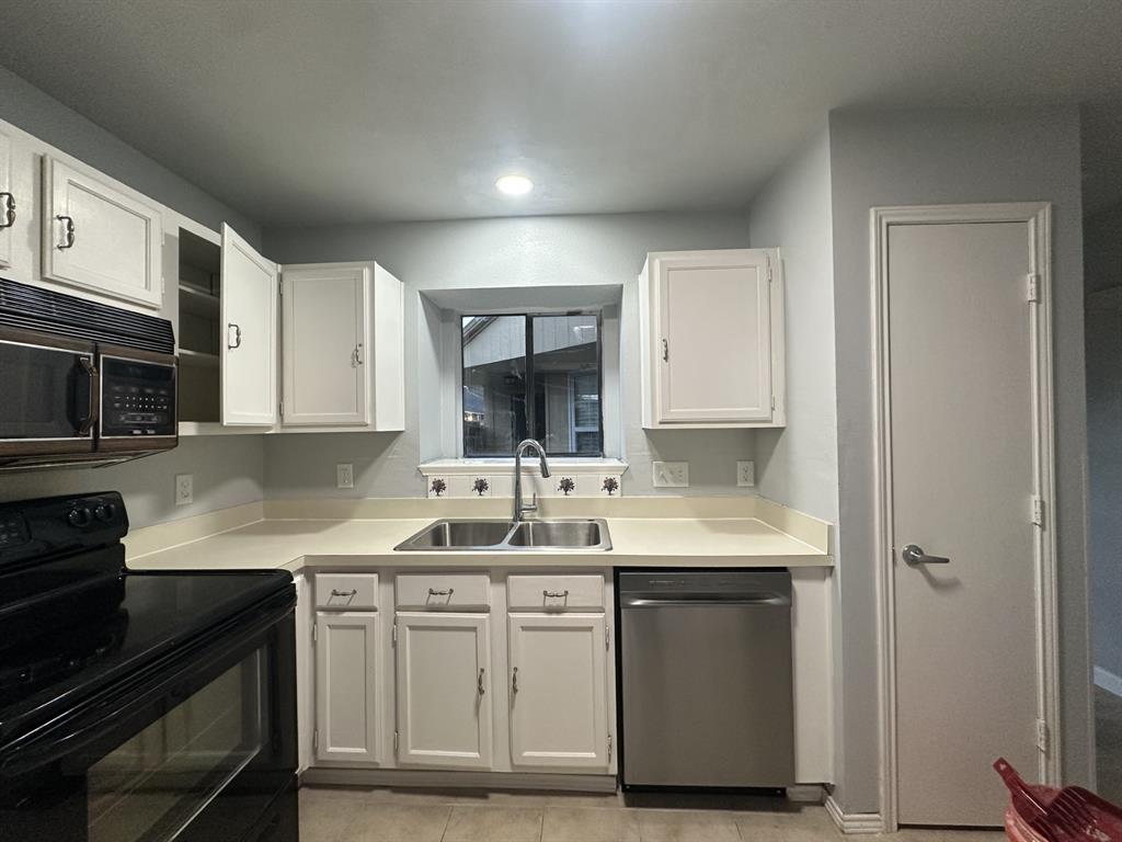1705 Wheatfield Drive Property Photo 6