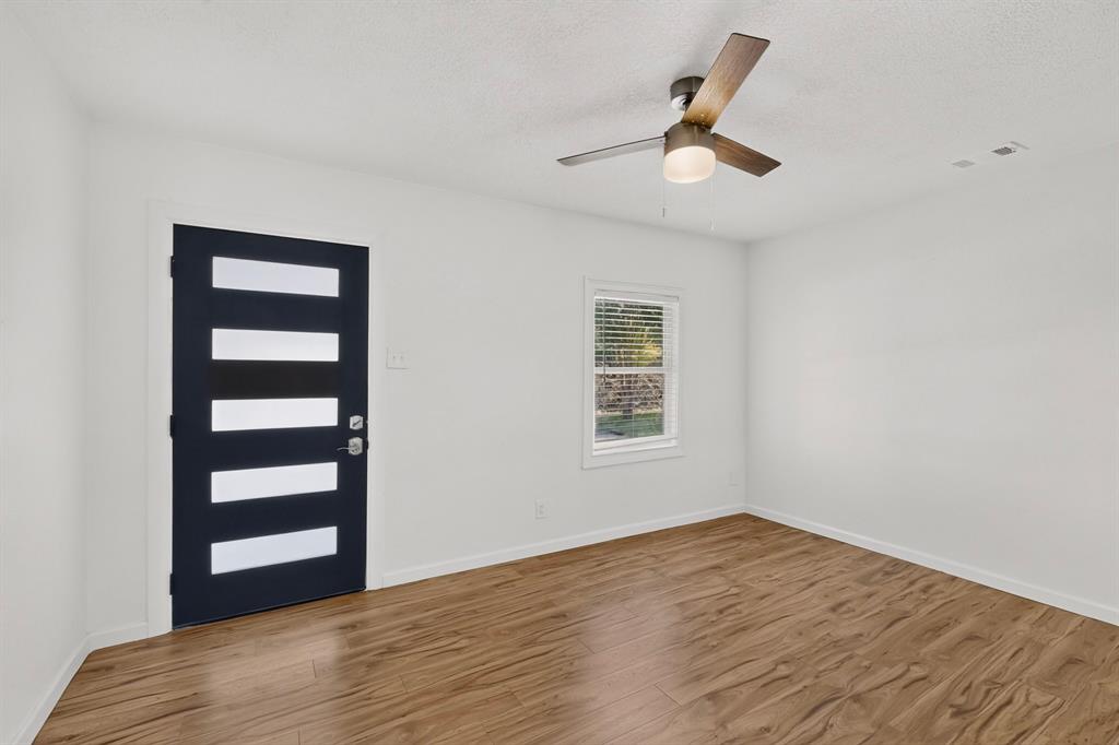 813 Travis Street Property Photo 6