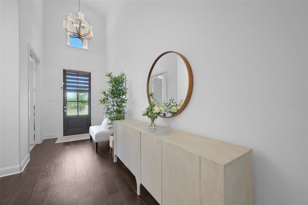 731 Drummond Drive Property Photo 3
