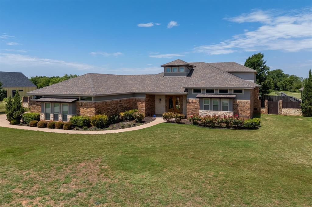 302 Southwind Circle Property Photo 1