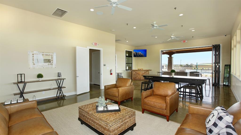 16113 Garden Drive Property Photo 5