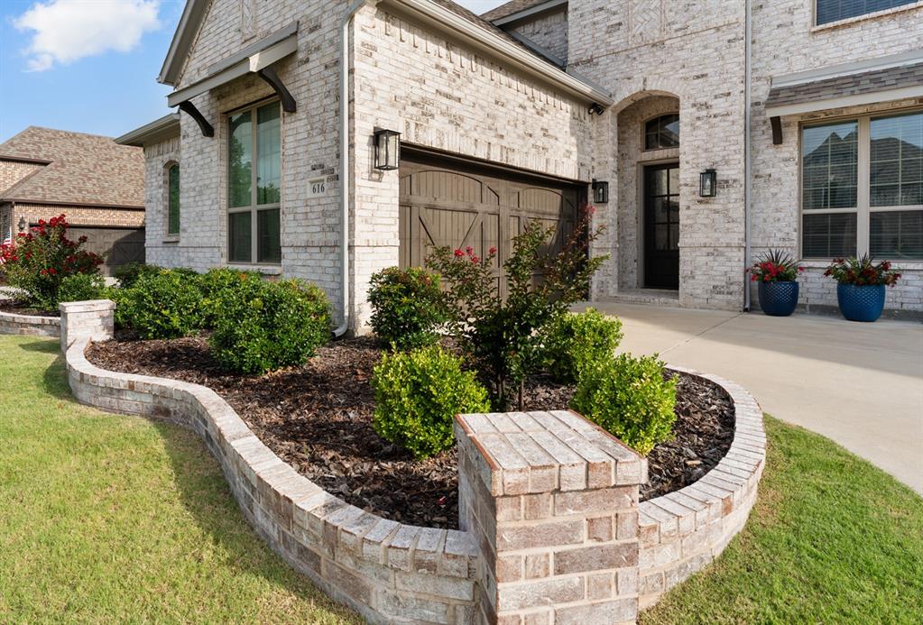616 Windy Ridge Lane Property Photo 4