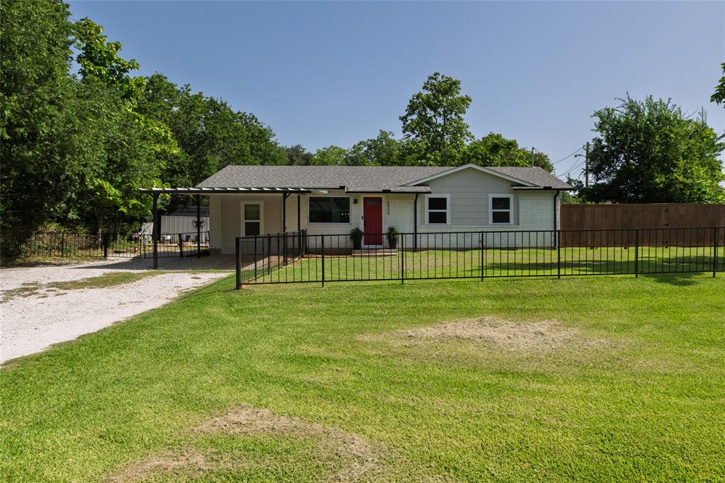5955 Fm 678 Property Photo 2