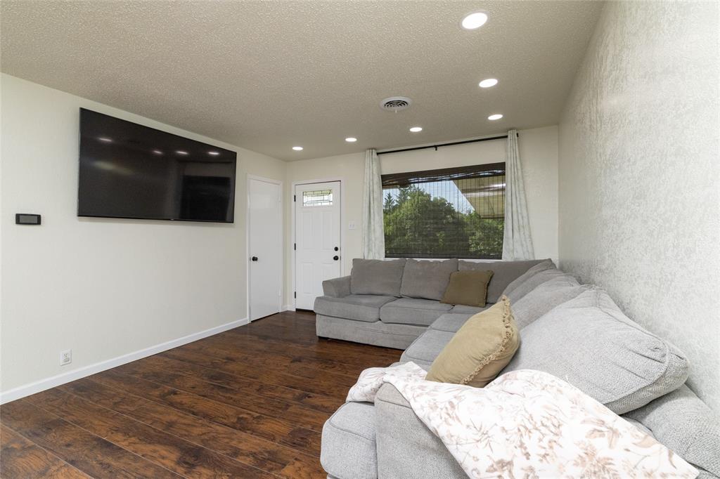 5955 Fm 678 Property Photo 5