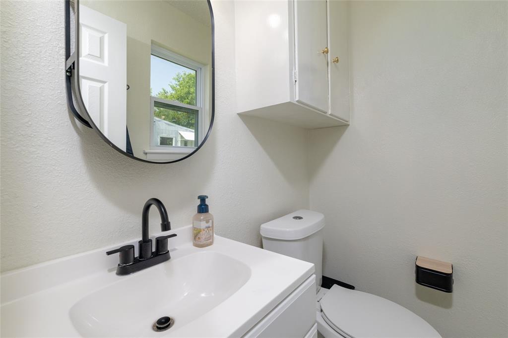 5955 Fm 678 Property Photo 19