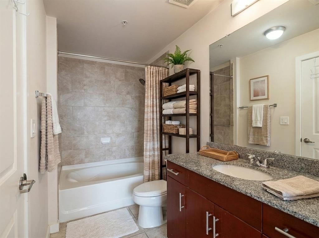 360 Nueces Street 2110 Property Photo 3