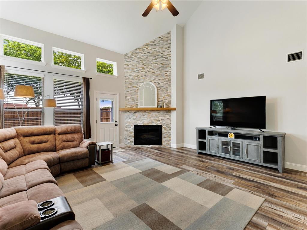 12038 Gonzales Drive Property Photo 8
