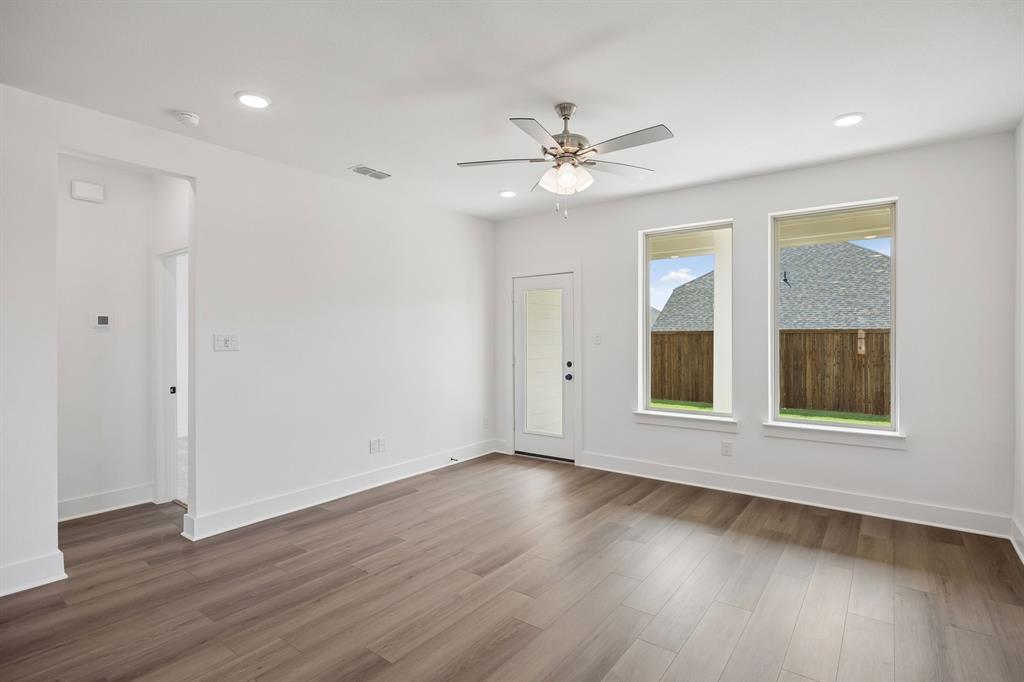 4873 Dee Street Property Photo 10