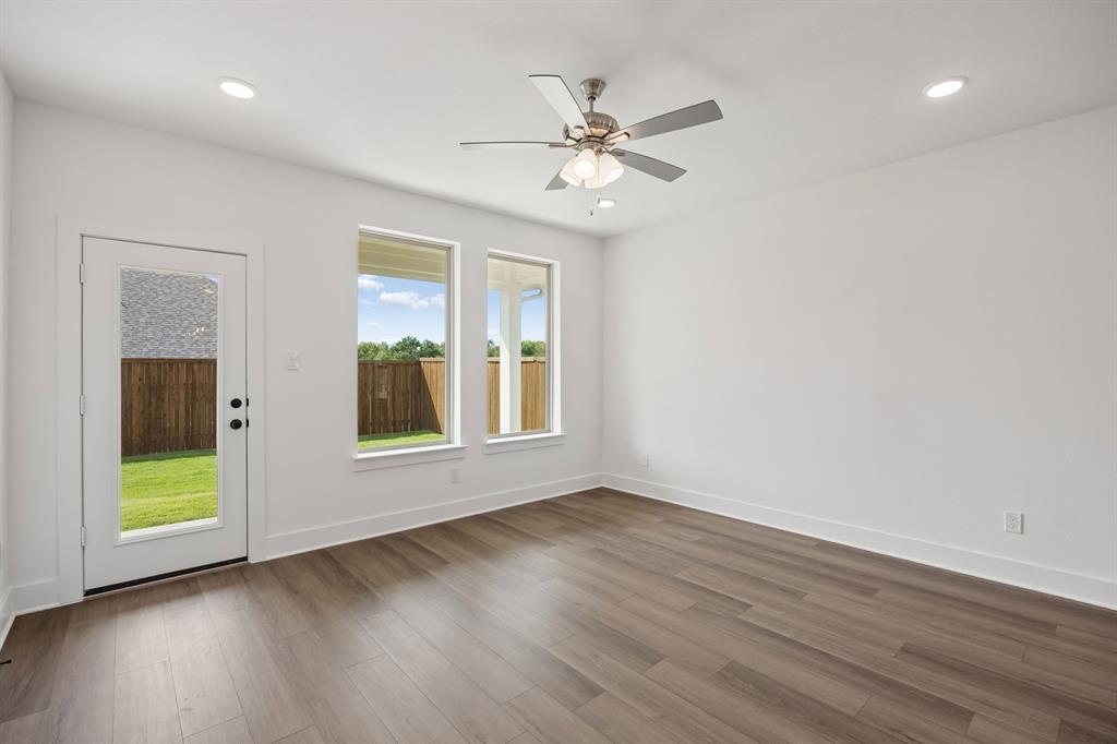 4873 Dee Street Property Photo 11