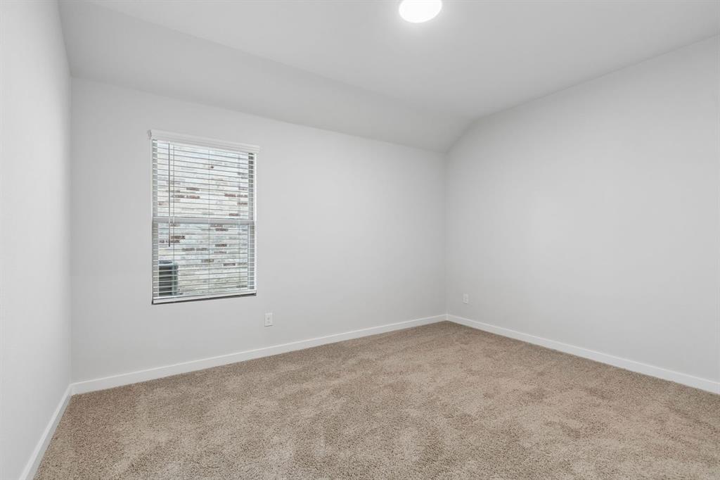 1858 Balfour Bend Property Photo 25