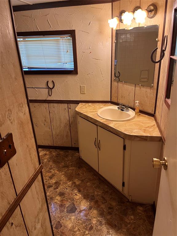 408 Private Road 7702 Property Photo 6