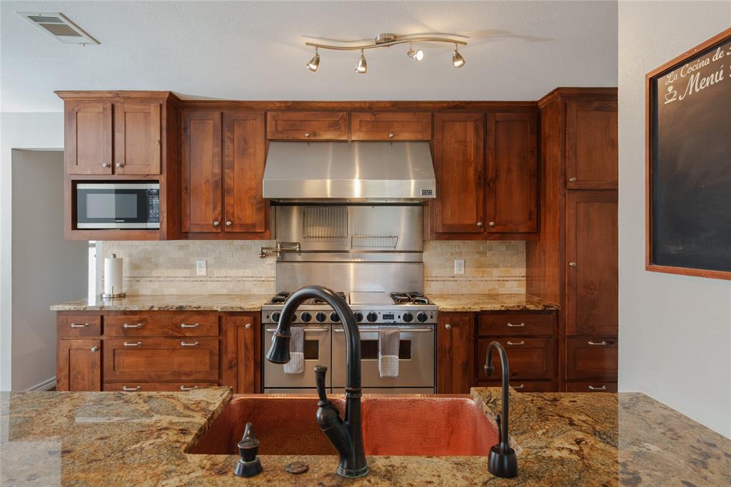 1908 Assembly Road Property Photo 12