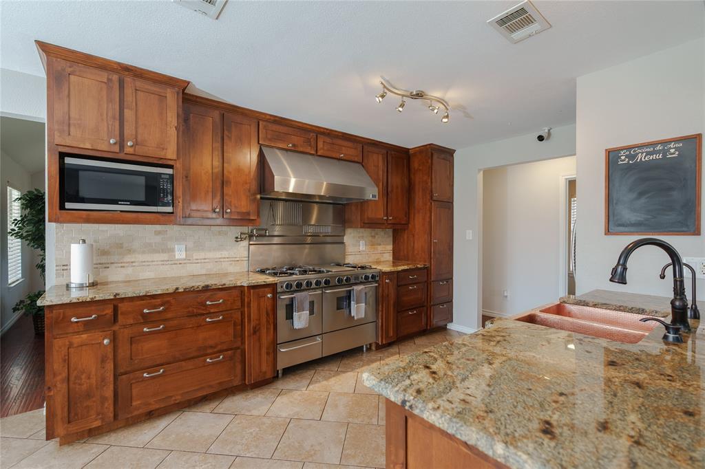 1908 Assembly Road Property Photo 13