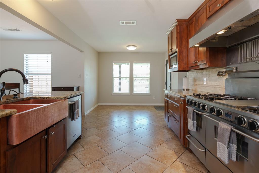 1908 Assembly Road Property Photo 15