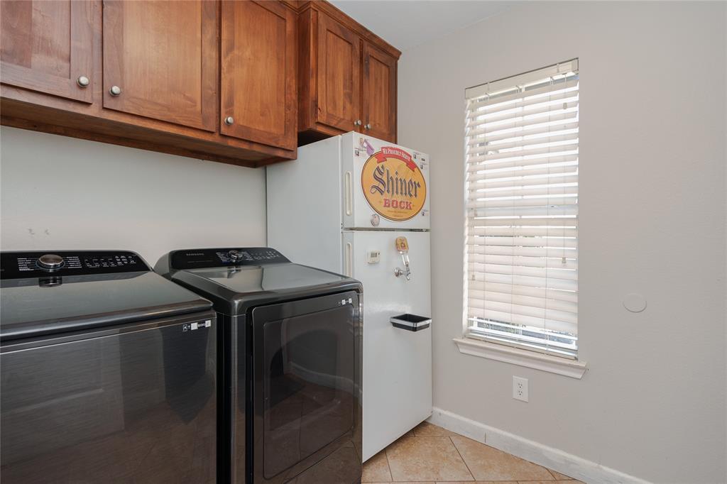 1908 Assembly Road Property Photo 16