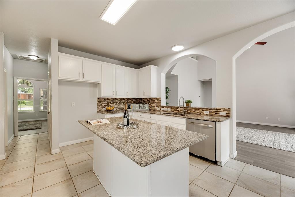 3516 Thorp Springs Drive Property Photo 8