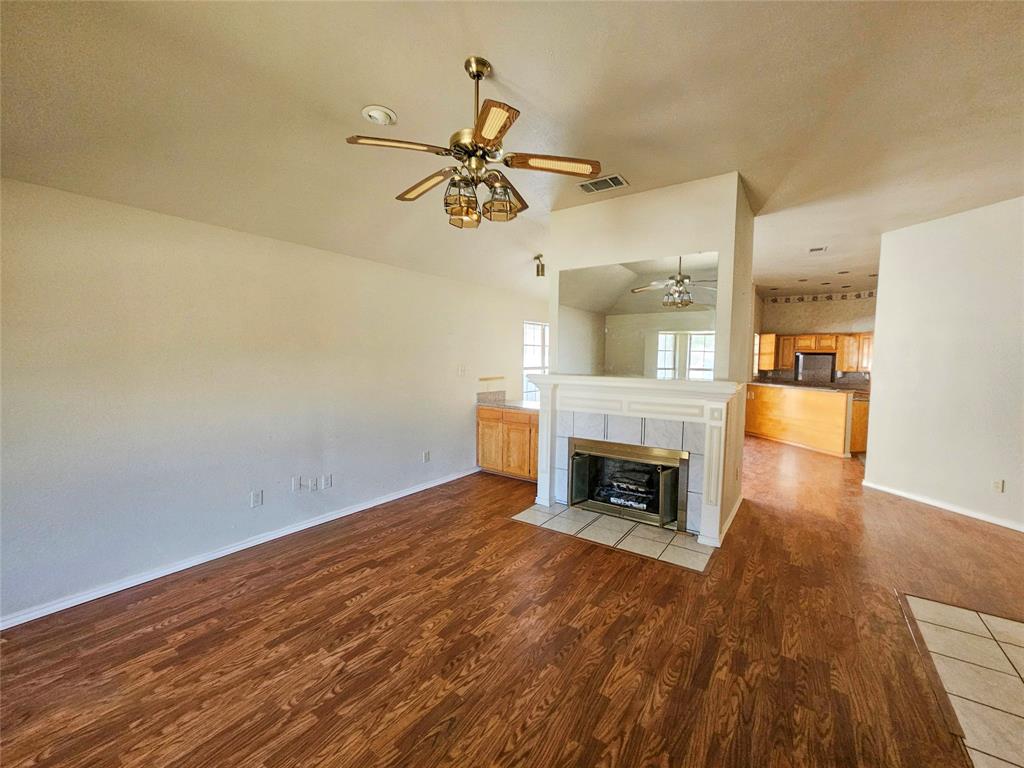 5817 Fox Hunt Drive Property Photo 9