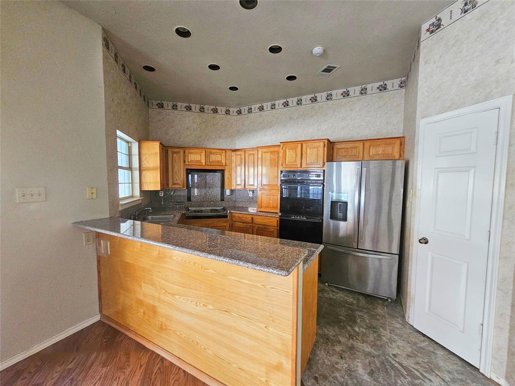 5817 Fox Hunt Drive Property Photo 11