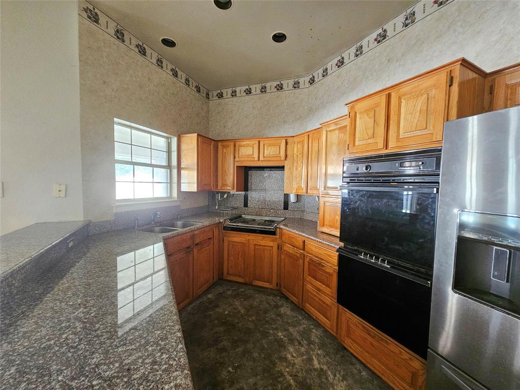 5817 Fox Hunt Drive Property Photo 12